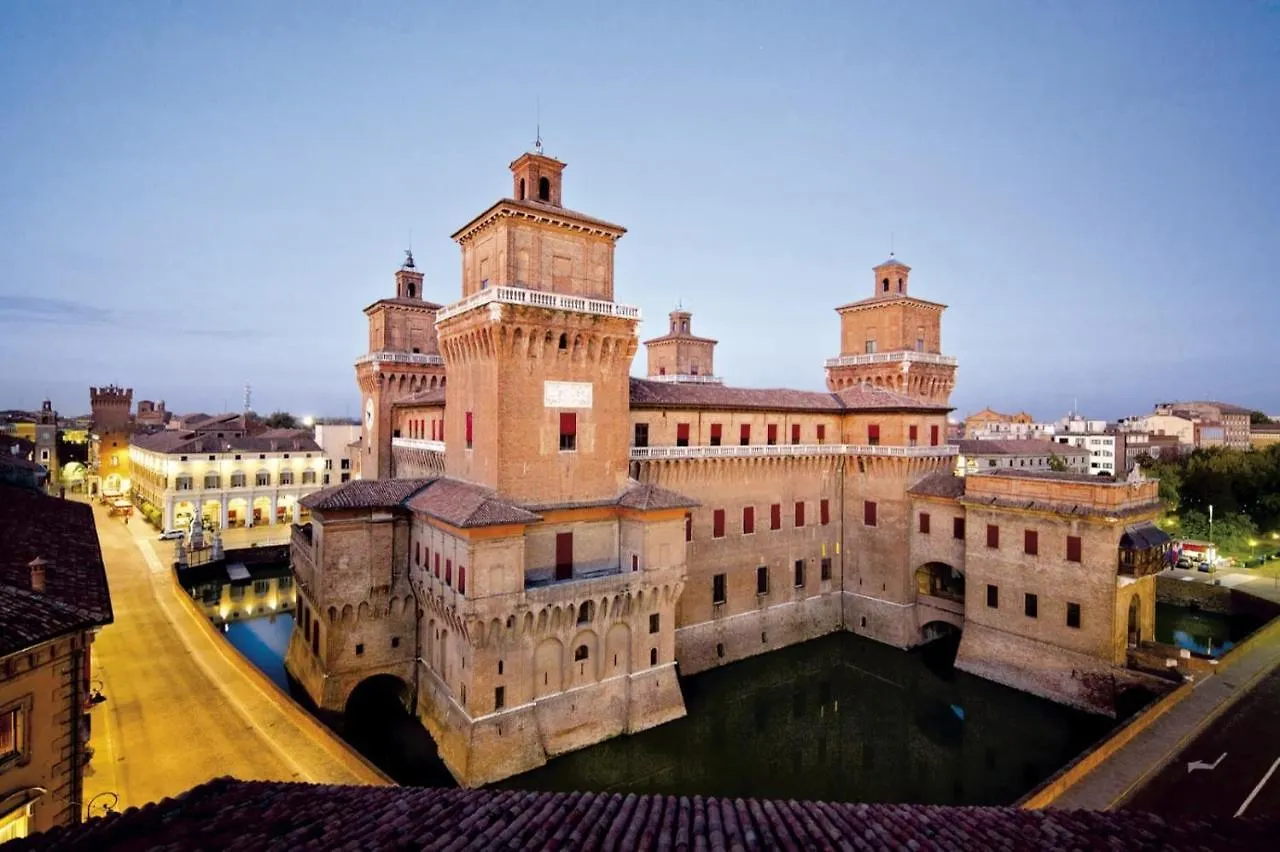 Ferrara Center - Luxury Apartment In Medieval Area With Wi-Fi Italy